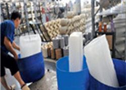 内蒙古车间解暑新招，大冰块降温效果如何？